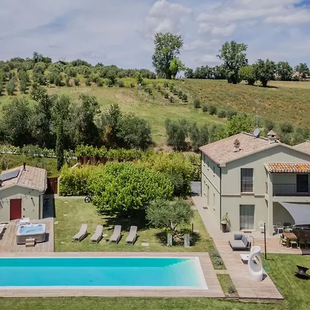 Aurora Villa Trecastelli